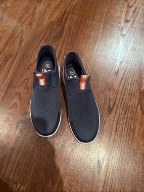 Brand new water shoes